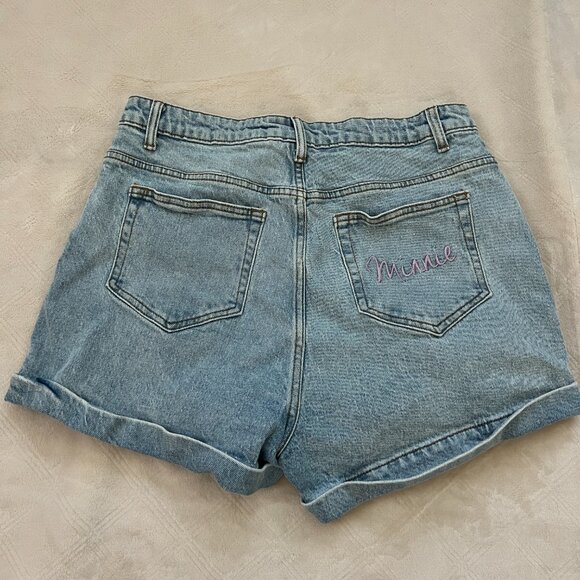 Her Universe Disney Minnie Mouse Y2K Mom Shorts Size 11 - Picture 2 of 6